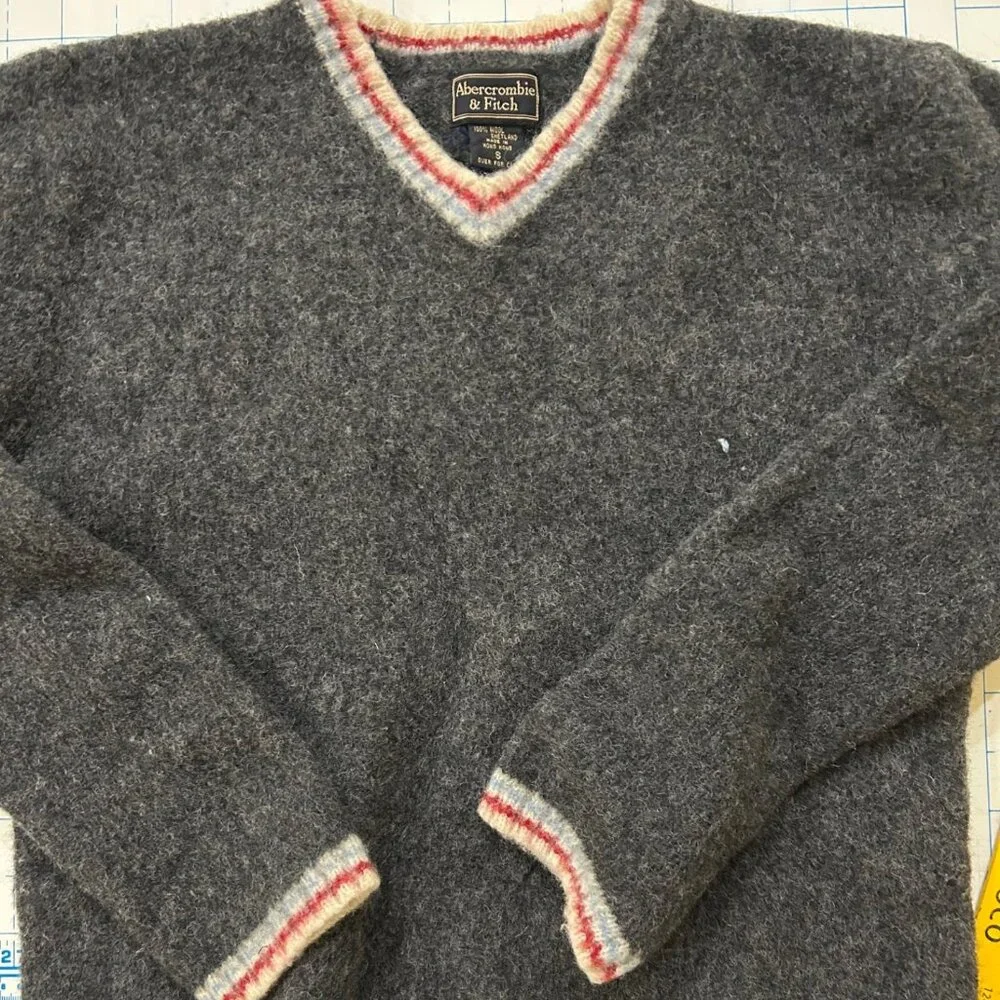 Felted Wool Mittens handcrafted from Repurposed Sweaters - Gray/Brick Red - Picture 4 of 5